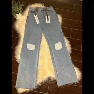 Made in Blue high rise straight distressed denim sz 7 NWT